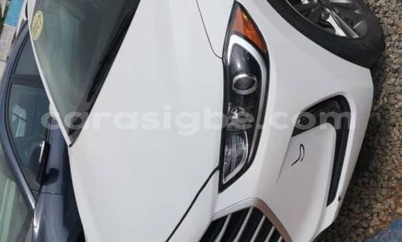 Buy Used Hyundai Elantra White Car in Lome in Togo Buy Used Hyundai Elantra White Car in Lome in Togo
