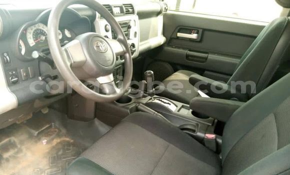 Buy Used Toyota FJ Cruiser Silver Car in Adawlato in Togo Buy Used Toyota FJ Cruiser Silver Car in Adawlato in Togo