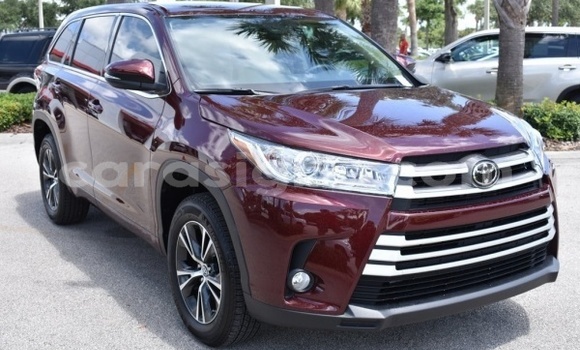Acheter Occasion Voiture Toyota Highlander Rouge à Amlamé, Togo