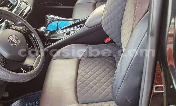 Buy Used Toyota C-HR Black Car in Lome in Togo Buy Used Toyota C-HR Black Car in Lome in Togo
