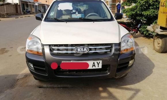 Buy Used Kia Sportage White Car in Lome in Togo Buy Used Kia Sportage White Car in Lome in Togo
