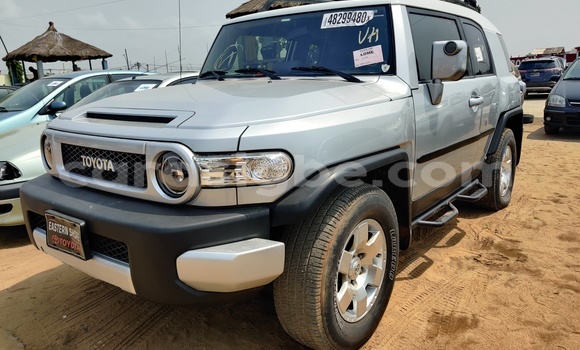 Buy Import Toyota FJ Cruiser Silver Car in Lome in Togo Buy Import Toyota FJ Cruiser Silver Car in Lome in Togo
