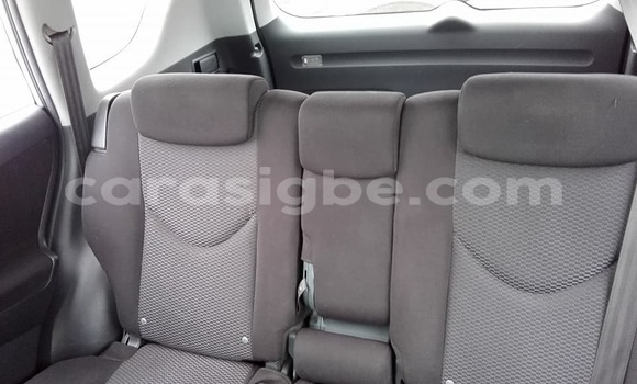 Buy Used Toyota RAV4 Silver Car in Lome in Togo Buy Used Toyota RAV4 Silver Car in Lome in Togo
