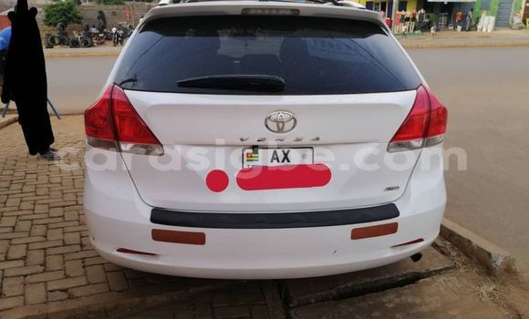 Buy Used Toyota Venza White Car in Lome in Togo Buy Used Toyota Venza White Car in Lome in Togo