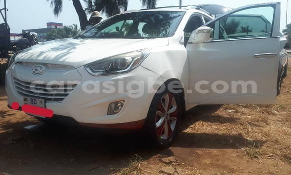Buy Used Hyundai Tucson White Car in Lome in Togo Buy Used Hyundai Tucson White Car in Lome in Togo