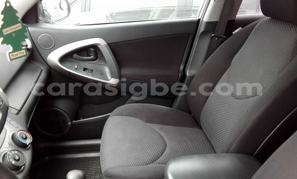 Buy Used Toyota RAV4 Silver Car in Lome in Togo Buy Used Toyota RAV4 Silver Car in Lome in Togo