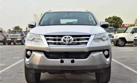 Acheter Neuf Voiture Toyota Fortuner Gris à Lomé, Togo Acheter Neuf Voiture Toyota Fortuner Gris à Lomé, Togo
