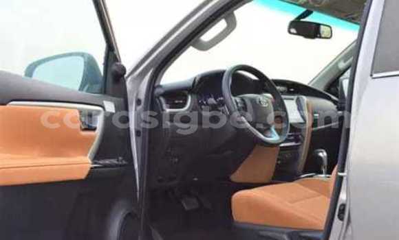 Acheter Neuf Voiture Toyota Fortuner Gris à Lomé, Togo Acheter Neuf Voiture Toyota Fortuner Gris à Lomé, Togo