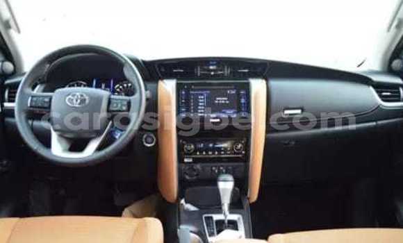 Acheter Neuf Voiture Toyota Fortuner Gris à Lomé, Togo Acheter Neuf Voiture Toyota Fortuner Gris à Lomé, Togo