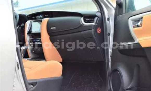 Acheter Neuf Voiture Toyota Fortuner Gris à Lomé, Togo Acheter Neuf Voiture Toyota Fortuner Gris à Lomé, Togo