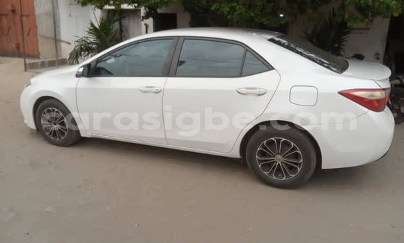 Acheter Occasion Voiture Toyota Corolla Blanc à Adawlato, Togo Acheter Occasion Voiture Toyota Corolla Blanc à Adawlato, Togo