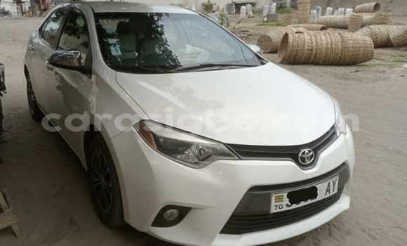 Acheter Occasion Voiture Toyota Corolla Blanc à Adawlato, Togo Acheter Occasion Voiture Toyota Corolla Blanc à Adawlato, Togo