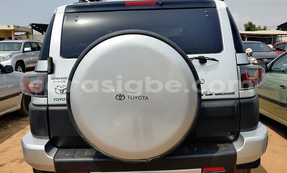 Acheter Occasion Voiture Toyota FJ Cruiser Gris à Adawlato, Togo Acheter Occasion Voiture Toyota FJ Cruiser Gris à Adawlato, Togo