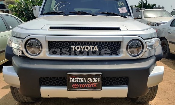 Acheter Occasion Voiture Toyota FJ Cruiser Gris à Adawlato, Togo Acheter Occasion Voiture Toyota FJ Cruiser Gris à Adawlato, Togo