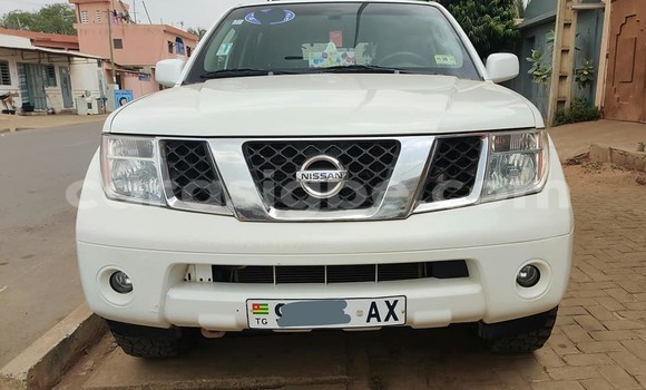 Buy Used Nissan Pathfinder White Car in Adawlato in Togo Buy Used Nissan Pathfinder White Car in Adawlato in Togo