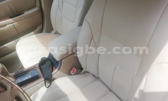 Buy Used Toyota Avalon Silver Car in Lome in Togo