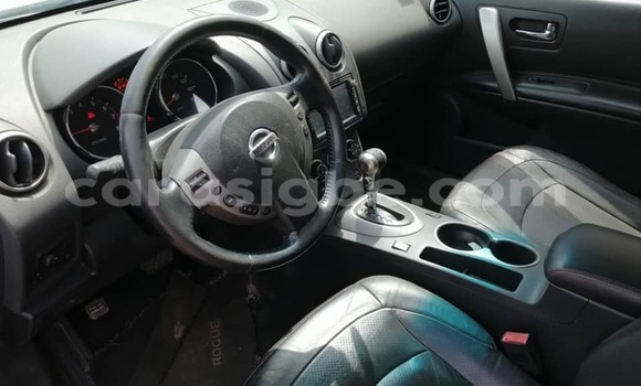 Buy Used Nissan Rogue Silver Car in Adawlato in Togo Buy Used Nissan Rogue Silver Car in Adawlato in Togo