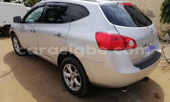 Buy Used Nissan Rogue Silver Car in Adawlato in Togo Buy Used Nissan Rogue Silver Car in Adawlato in Togo