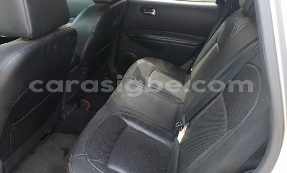 Buy Used Nissan Rogue Silver Car in Adawlato in Togo Buy Used Nissan Rogue Silver Car in Adawlato in Togo