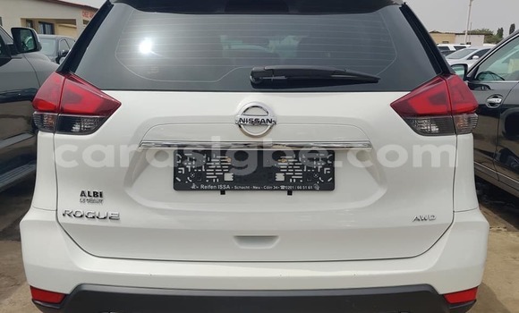 Buy Used Nissan Rogue White Car in Adawlato in Togo Buy Used Nissan Rogue White Car in Adawlato in Togo