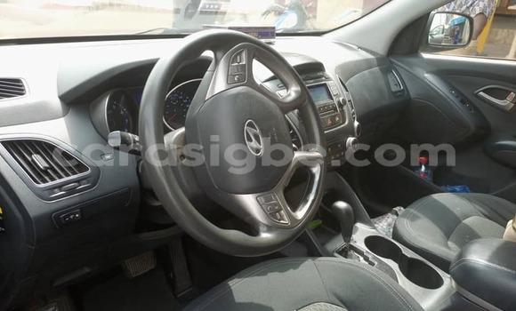 Buy Used Hyundai Tucson Silver Car in Adawlato in Togo Buy Used Hyundai Tucson Silver Car in Adawlato in Togo