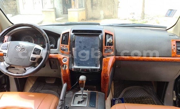 Buy Used Toyota Land Cruiser Black Car in Adawlato in Togo Buy Used Toyota Land Cruiser Black Car in Adawlato in Togo