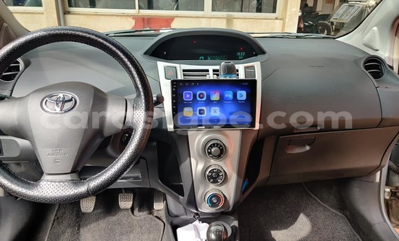 Buy Used Toyota Yaris Silver Car in Adawlato in Togo Buy Used Toyota Yaris Silver Car in Adawlato in Togo