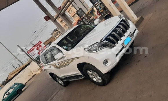 Acheter Occasion Voiture Toyota Land Cruiser Prado Blanc à Lomé, Togo Acheter Occasion Voiture Toyota Land Cruiser Prado Blanc à Lomé, Togo