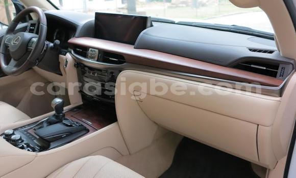 Acheter Occasion Voiture Lexus LX 570 Blanc à Adawlato, Togo Acheter Occasion Voiture Lexus LX 570 Blanc à Adawlato, Togo