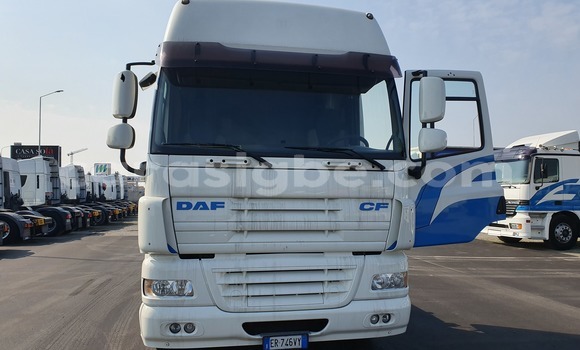 Acheter Import Utilitaire DAF CF Blanc à Lomé, Togo Acheter Import Utilitaire DAF CF Blanc à Lomé, Togo