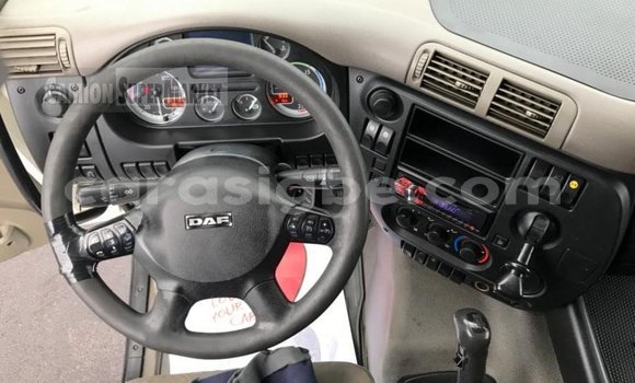 Acheter Import Utilitaire DAF CF Blanc à Lomé, Togo Acheter Import Utilitaire DAF CF Blanc à Lomé, Togo