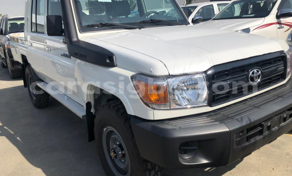 Acheter Neuf Voiture Toyota Land Cruiser Blanc à Lomé, Togo