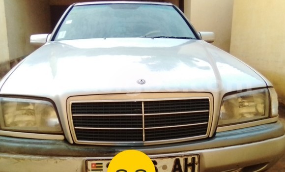 Acheter Occasion Voiture Mercedes-Benz C-Classe Gris à Adawlato, Togo Acheter Occasion Voiture Mercedes-Benz C-Classe Gris à Adawlato, Togo