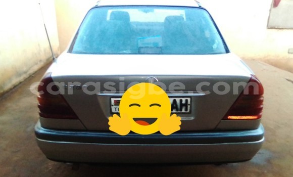 Acheter Occasion Voiture Mercedes-Benz C-Classe Gris à Adawlato, Togo Acheter Occasion Voiture Mercedes-Benz C-Classe Gris à Adawlato, Togo