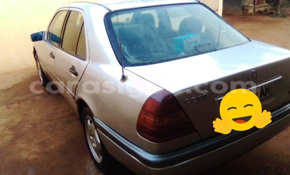 Acheter Occasion Voiture Mercedes-Benz C-Classe Gris à Adawlato, Togo Acheter Occasion Voiture Mercedes-Benz C-Classe Gris à Adawlato, Togo