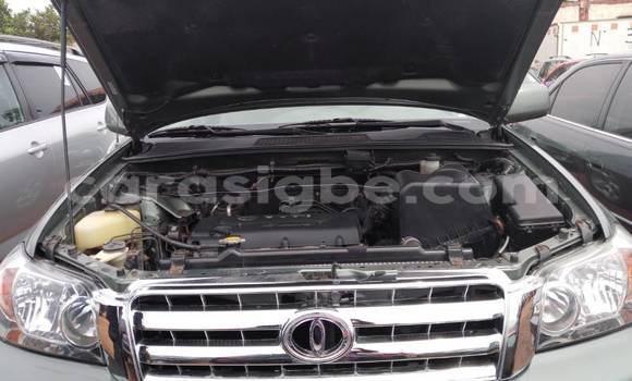 Buy Used Toyota Highlander Silver Car in Lome in Togo Buy Used Toyota Highlander Silver Car in Lome in Togo