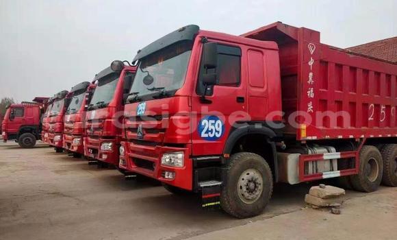 Acheter Occasion Utilitaire Iveco Cargo Rouge à Lomé, Maritime Acheter Occasion Utilitaire Iveco Cargo Rouge à Lomé, Maritime