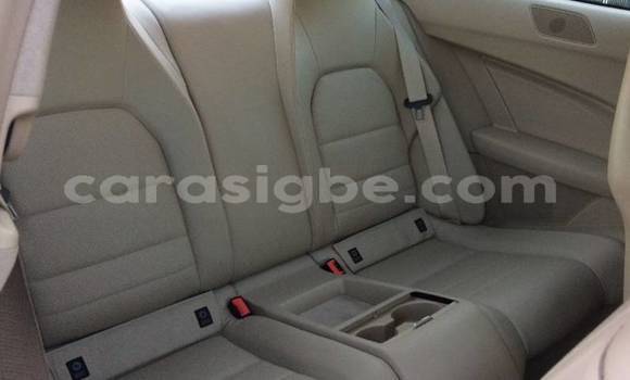 Buy Import Mercedes‒Benz C–Class White Car in Lome in Togo Buy Import Mercedes‒Benz C–Class White Car in Lome in Togo