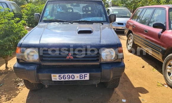 Acheter Neuf Voiture Mitsubishi Pajero Bleu à Lomé, Togo Acheter Neuf Voiture Mitsubishi Pajero Bleu à Lomé, Togo