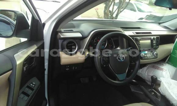 Buy Used Toyota RAV4 White Car in Lome in Togo Buy Used Toyota RAV4 White Car in Lome in Togo
