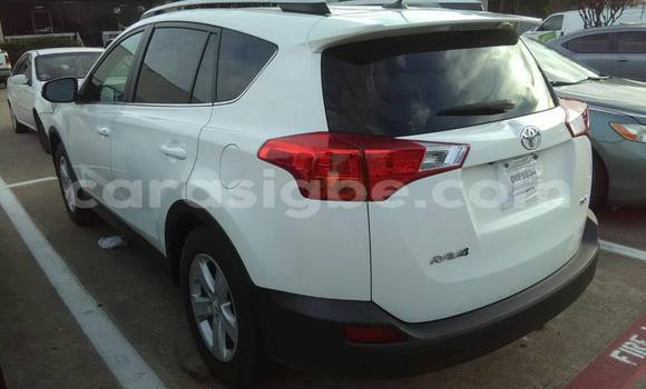 Buy Used Toyota RAV4 White Car in Lome in Togo Buy Used Toyota RAV4 White Car in Lome in Togo