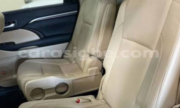 Acheter Import Voiture Toyota Highlander Blanc à Atakpamé, Togo Acheter Import Voiture Toyota Highlander Blanc à Atakpamé, Togo