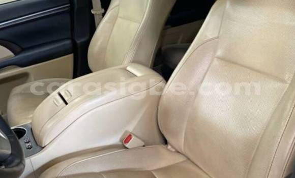 Acheter Import Voiture Toyota Highlander Blanc à Atakpamé, Togo Acheter Import Voiture Toyota Highlander Blanc à Atakpamé, Togo
