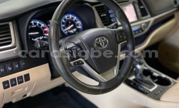 Acheter Import Voiture Toyota Highlander Blanc à Atakpamé, Togo Acheter Import Voiture Toyota Highlander Blanc à Atakpamé, Togo