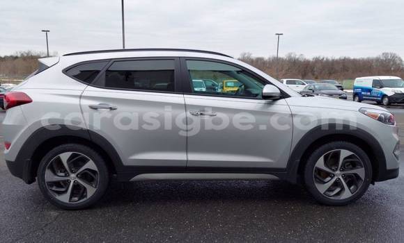 Acheter Import Voiture Hyundai Tucson Gris à Forever, Togo Acheter Import Voiture Hyundai Tucson Gris à Forever, Togo
