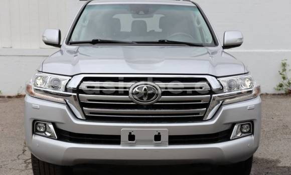 Buy Import Toyota Land Cruiser Silver Car in Bassar in Togo Buy Import Toyota Land Cruiser Silver Car in Bassar in Togo