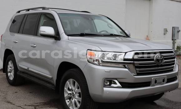 Buy Import Toyota Land Cruiser Silver Car in Bassar in Togo Buy Import Toyota Land Cruiser Silver Car in Bassar in Togo