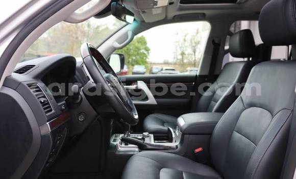 Buy Import Toyota Land Cruiser Silver Car in Bassar in Togo Buy Import Toyota Land Cruiser Silver Car in Bassar in Togo
