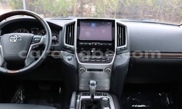 Buy Import Toyota Land Cruiser Silver Car in Bassar in Togo Buy Import Toyota Land Cruiser Silver Car in Bassar in Togo