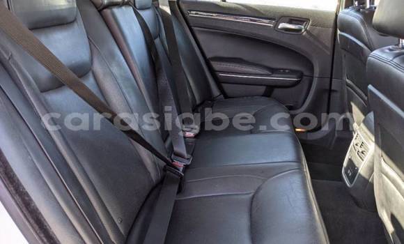 Acheter Import Voiture Chrysler 300 Noir à Bé, Togo Acheter Import Voiture Chrysler 300 Noir à Bé, Togo